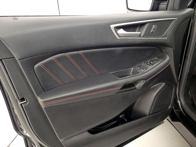 Photo of 2020 Black Ford Edge
