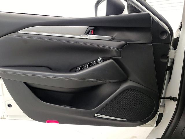 Photo of 2021 White Mazda Mazda6