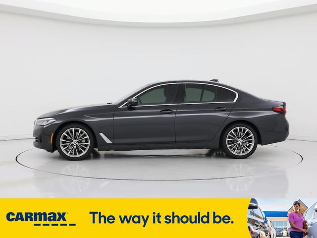 Photo of 2022 Gray BMW 530
