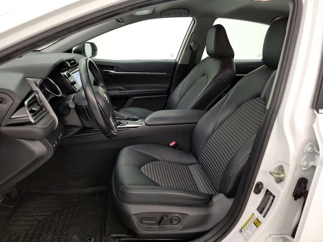 Photo of 2019 White Toyota Camry