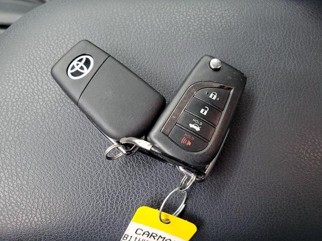 Photo of 2019 White Toyota Camry