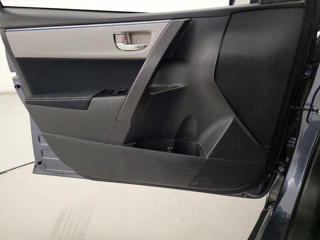 Photo of 2015 Gray Toyota Corolla