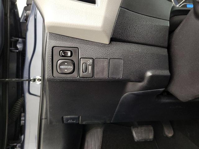 Photo of 2015 Gray Toyota Corolla
