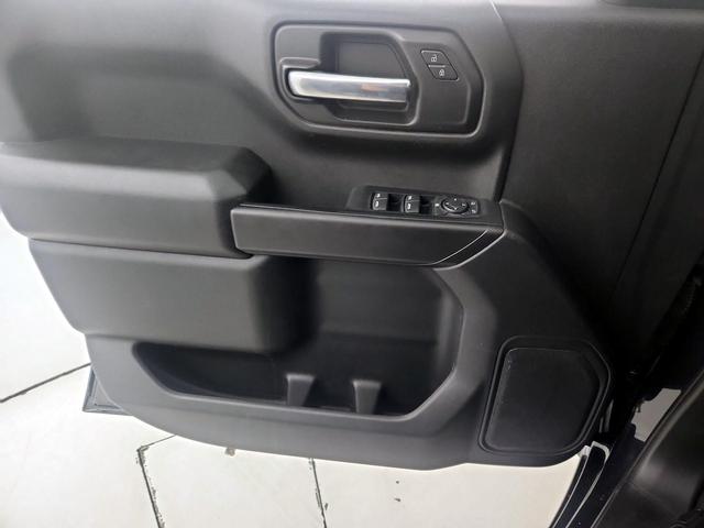Photo of 2022 Black Chevrolet Silverado 1500