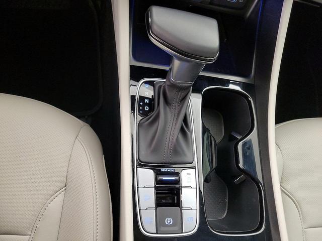 Photo of 2024 Black Hyundai TUCSON