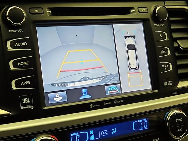 Photo of 2018 Silver Toyota Highlander