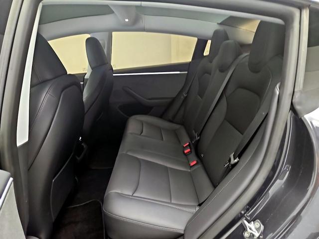 Photo of 2025 Gray Tesla Model 3