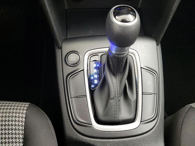 Photo of 2018 White Hyundai KONA