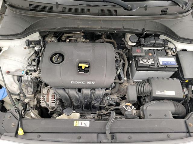 Photo of 2018 White Hyundai KONA