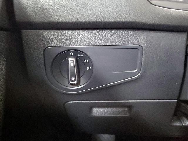 Photo of 2021 White Volkswagen Tiguan