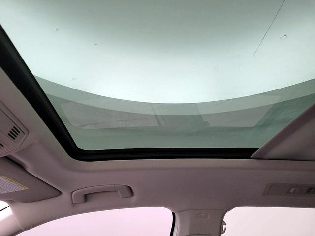 Photo of 2021 White Volkswagen Tiguan
