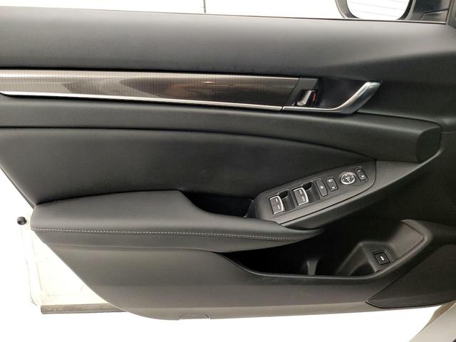 Photo of 2022 White Honda Accord