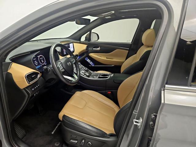 Photo of 2023 Gray Hyundai SANTA FE