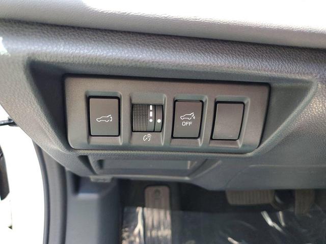 Photo of 2022 Crystal White Pearl Subaru Outback