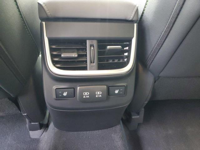 Photo of 2022 Crystal White Pearl Subaru Outback