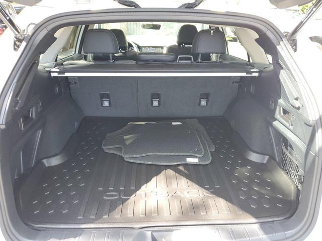 Photo of 2022 Crystal White Pearl Subaru Outback