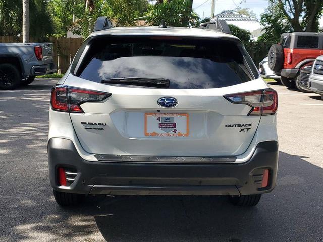 Photo of 2022 Crystal White Pearl Subaru Outback
