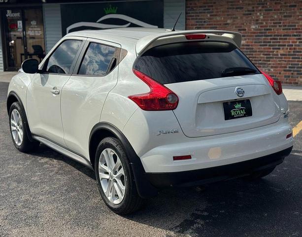 Photo of 2014 White Pearl Nissan Juke