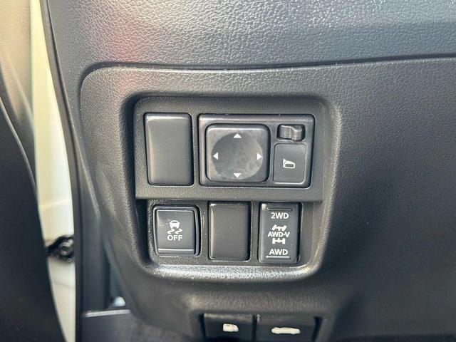 Photo of 2014 White Pearl Nissan Juke
