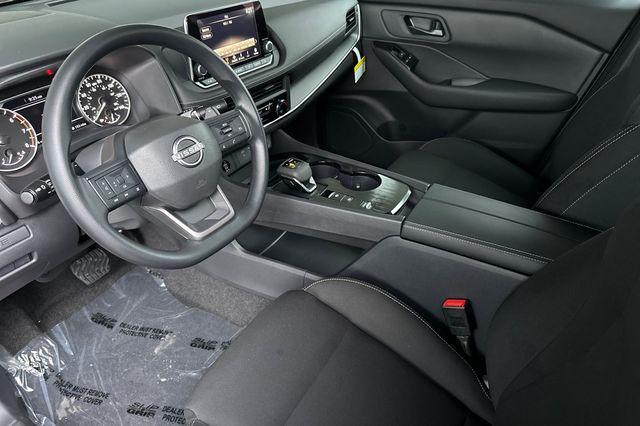 Photo of 2025 Brilliant Silver Metallic Nissan Rogue