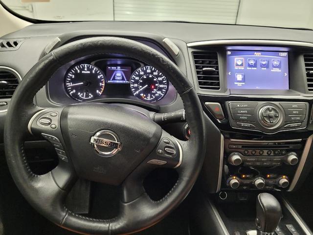 Photo of 2019 Gun Metallic Nissan Pathfinder
