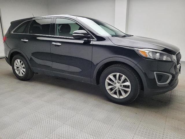 Photo of 2016 Ebony Black Kia Sorento