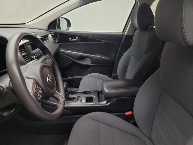 Photo of 2016 Ebony Black Kia Sorento