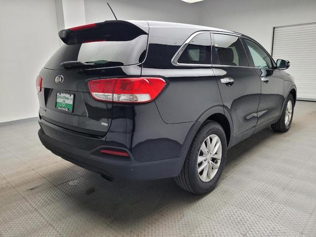 Photo of 2016 Ebony Black Kia Sorento