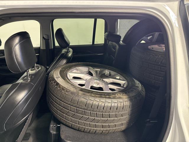 Photo of 2022 Bright White Clearcoat Jeep Grand Cherokee