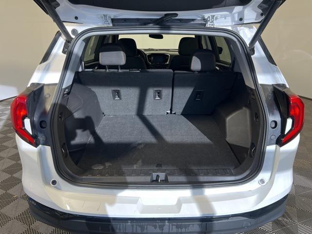 Photo of 2021 Summit White GMC Terrain