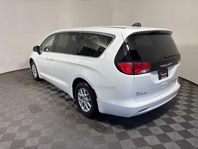 Photo of 2023 Bright White Clearcoat Chrysler Voyager