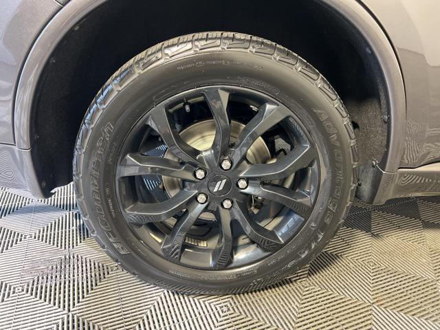 Photo of 2020 Granite Metallic Clearcoat Dodge Durango
