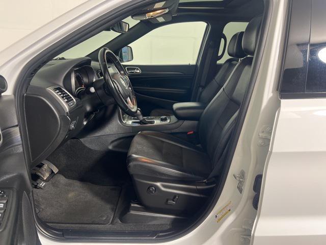 Photo of 2022 Bright White Clearcoat Jeep Grand Cherokee