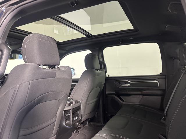 Photo of 2025 Diamond Black Crystal Pearlcoat RAM 1500