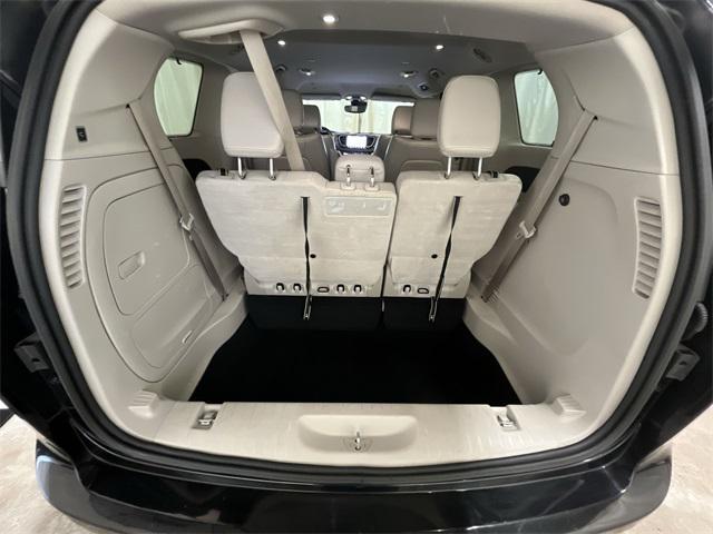 Photo of 2021 Brilliant Black Crystal Pearlcoat Chrysler Pacifica Hybrid