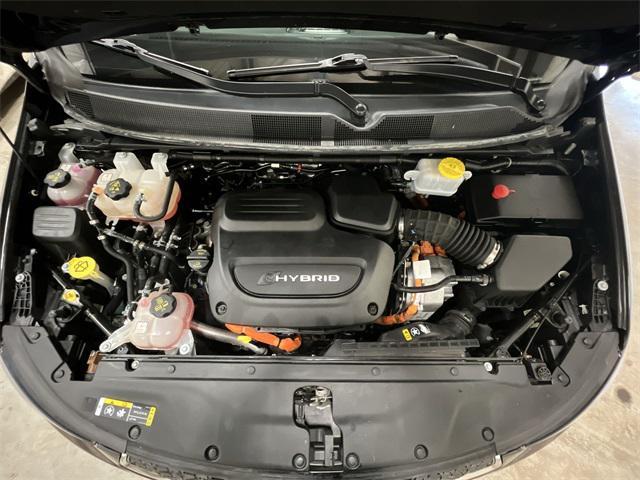 Photo of 2021 Brilliant Black Crystal Pearlcoat Chrysler Pacifica Hybrid