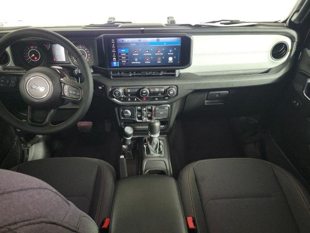 Photo of 2024 Black Clearcoat Jeep Wrangler