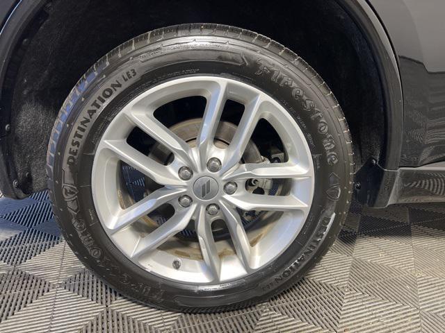Photo of 2022 DB Black Clearcoat Dodge Durango