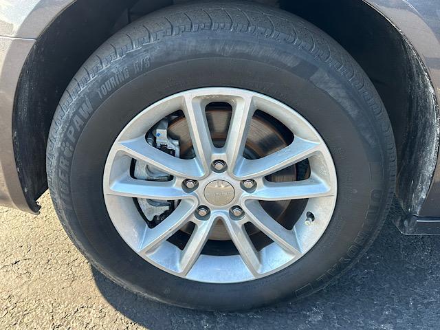 Photo of 2020 Granite Pearlcoat Dodge Grand Caravan