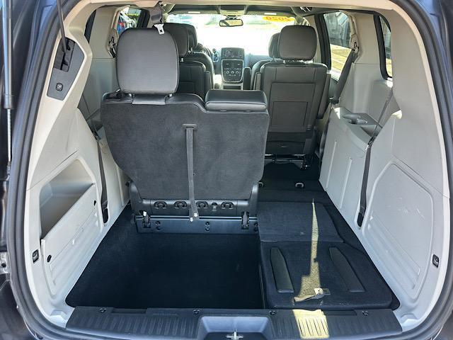 Photo of 2020 Granite Pearlcoat Dodge Grand Caravan