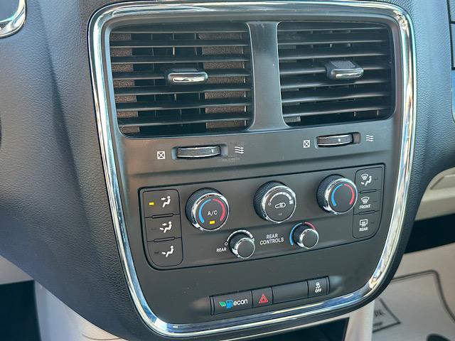 Photo of 2020 Granite Pearlcoat Dodge Grand Caravan