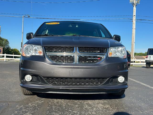 Photo of 2020 Granite Pearlcoat Dodge Grand Caravan