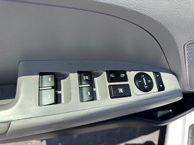 Photo of 2017 Quartz White Pearl Hyundai ELANTRA
