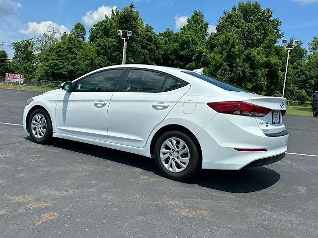 Photo of 2017 Quartz White Pearl Hyundai ELANTRA