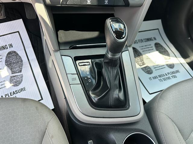 Photo of 2017 Quartz White Pearl Hyundai ELANTRA