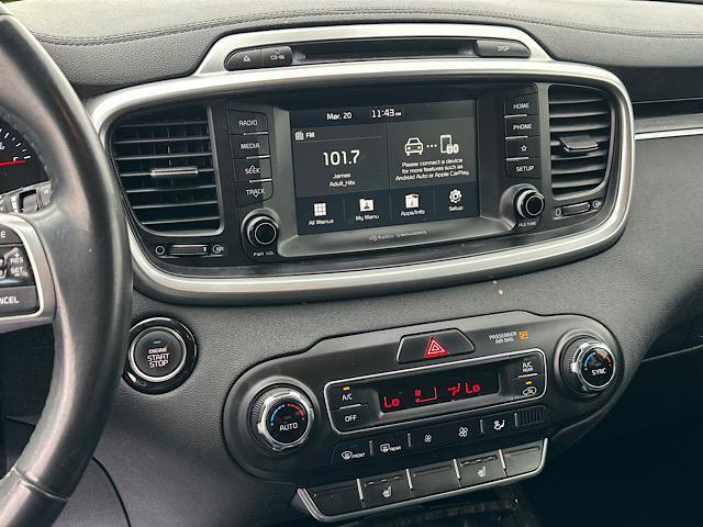 Photo of 2019 Ebony Black Kia Sorento