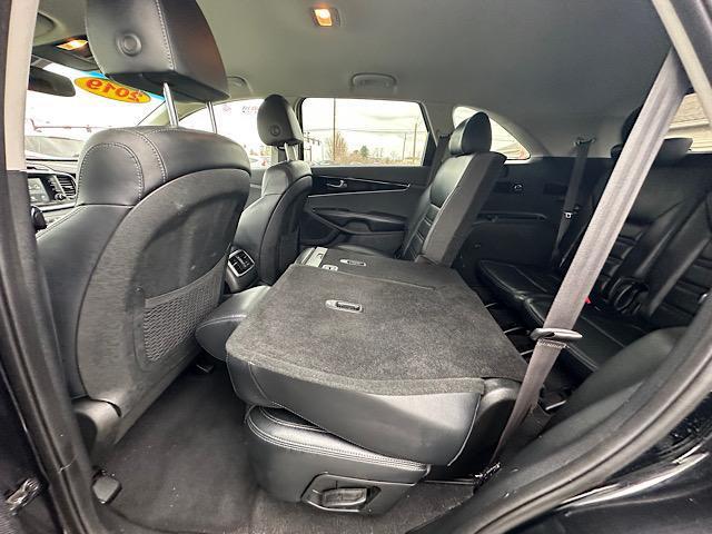 Photo of 2019 Ebony Black Kia Sorento