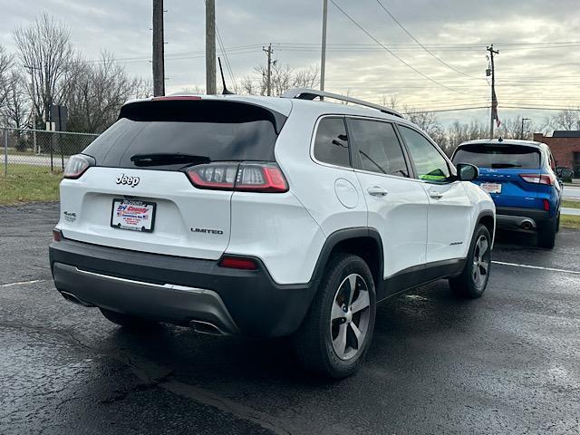 Photo of 2019 Bright White Clearcoat Jeep Cherokee