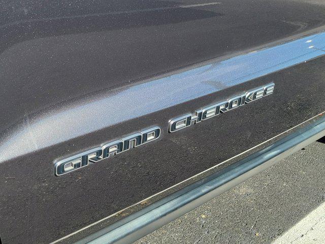 Photo of 2020 Granite Crystal Metallic Clearcoat Jeep Grand Cherokee
