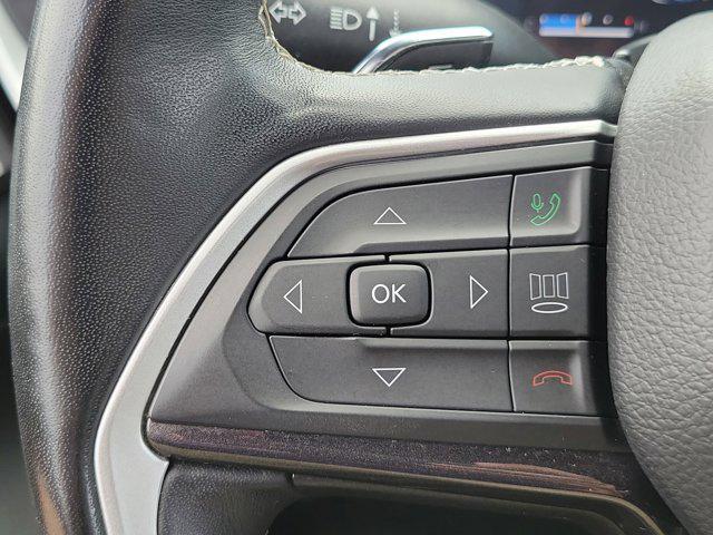 Photo of 2022 Silver Zynith Jeep Grand Cherokee
